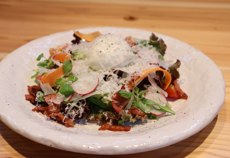 ▼削りたてチーズのシーザーサラダ